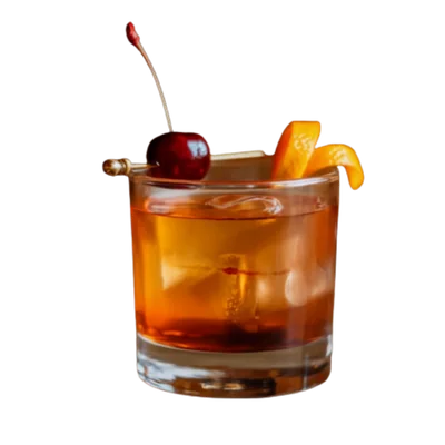 Cóctel ámbar con cereza y piel de naranja